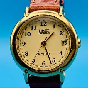 TIMEX Vintage 2002 Women’s Quartz Wristwatch Leather Band Indiglo Date Working